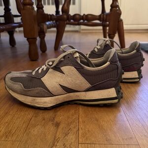 Men's New Balance 327's